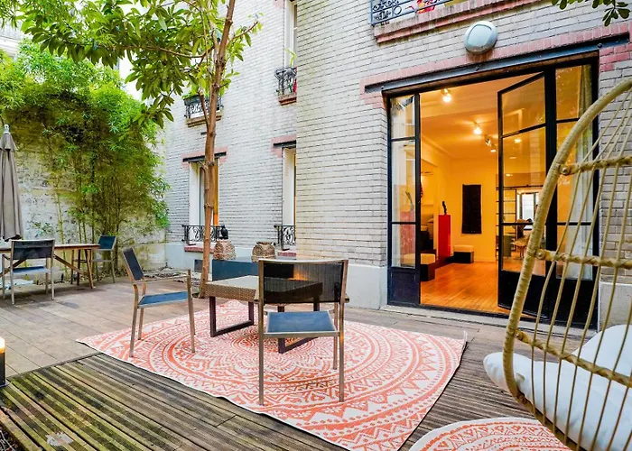 Luxury Jungle Loft With Private Garden, Jacuzzi & Hammam